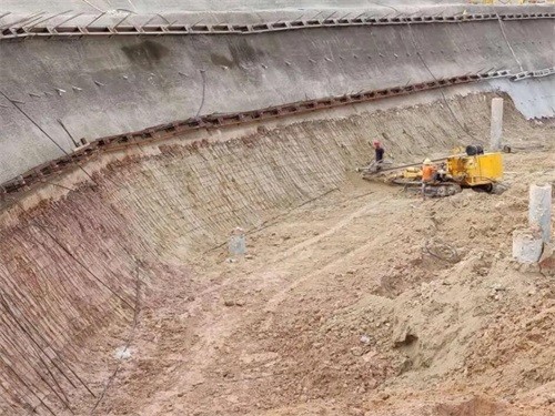 稻城基坑边坡加固